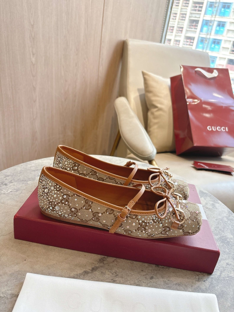 Gvc*1 flat shoes